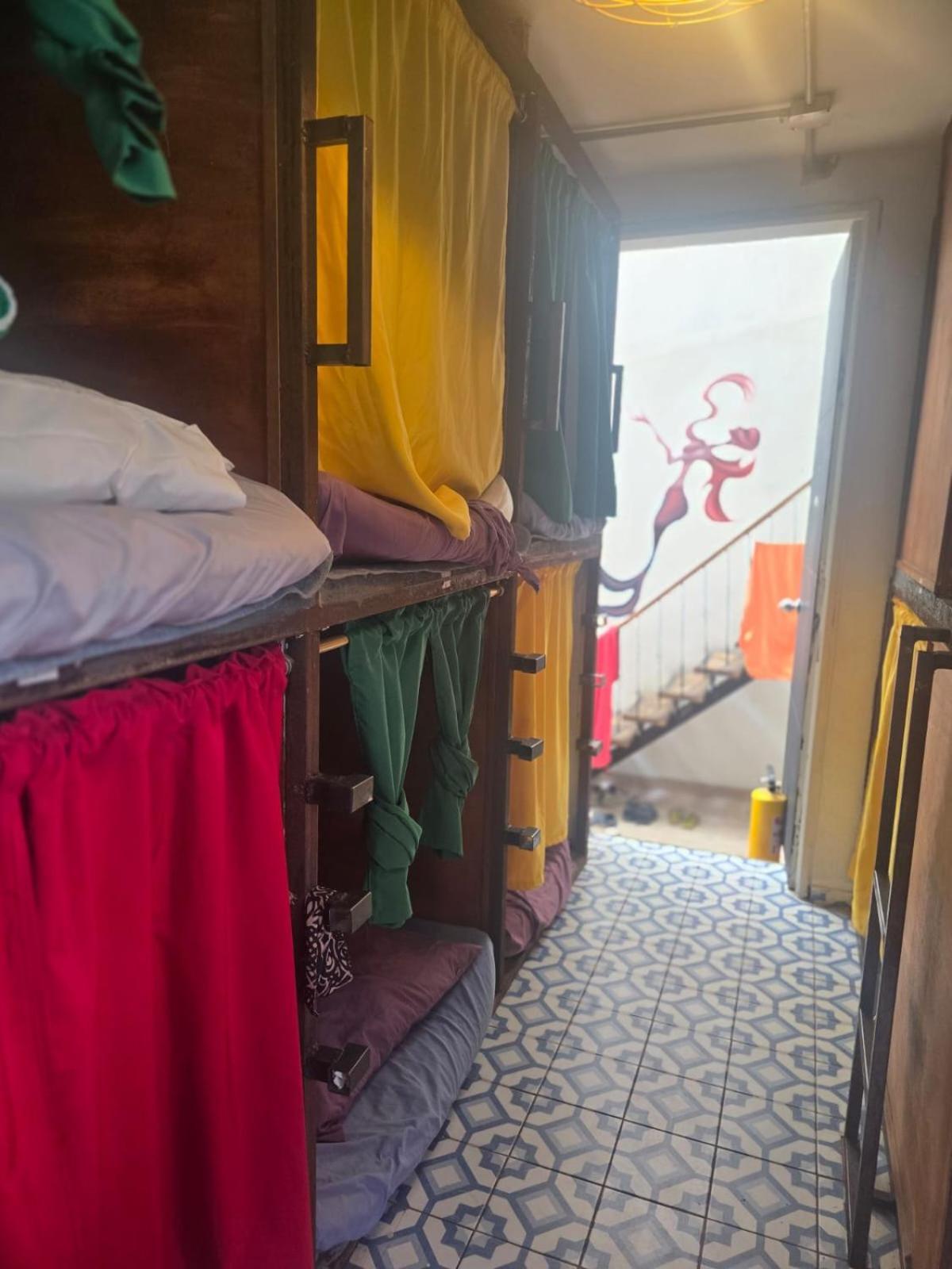 בוגוטה Portelli Hostal Zona G- Para Extranjeros מראה חיצוני תמונה